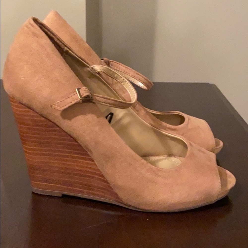 Tan Express wedge 3.5 inch heel size 8